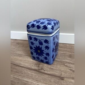 Vintage tea jar Blue Floral Porcelain Trinket Jar Chinoiserie square flower